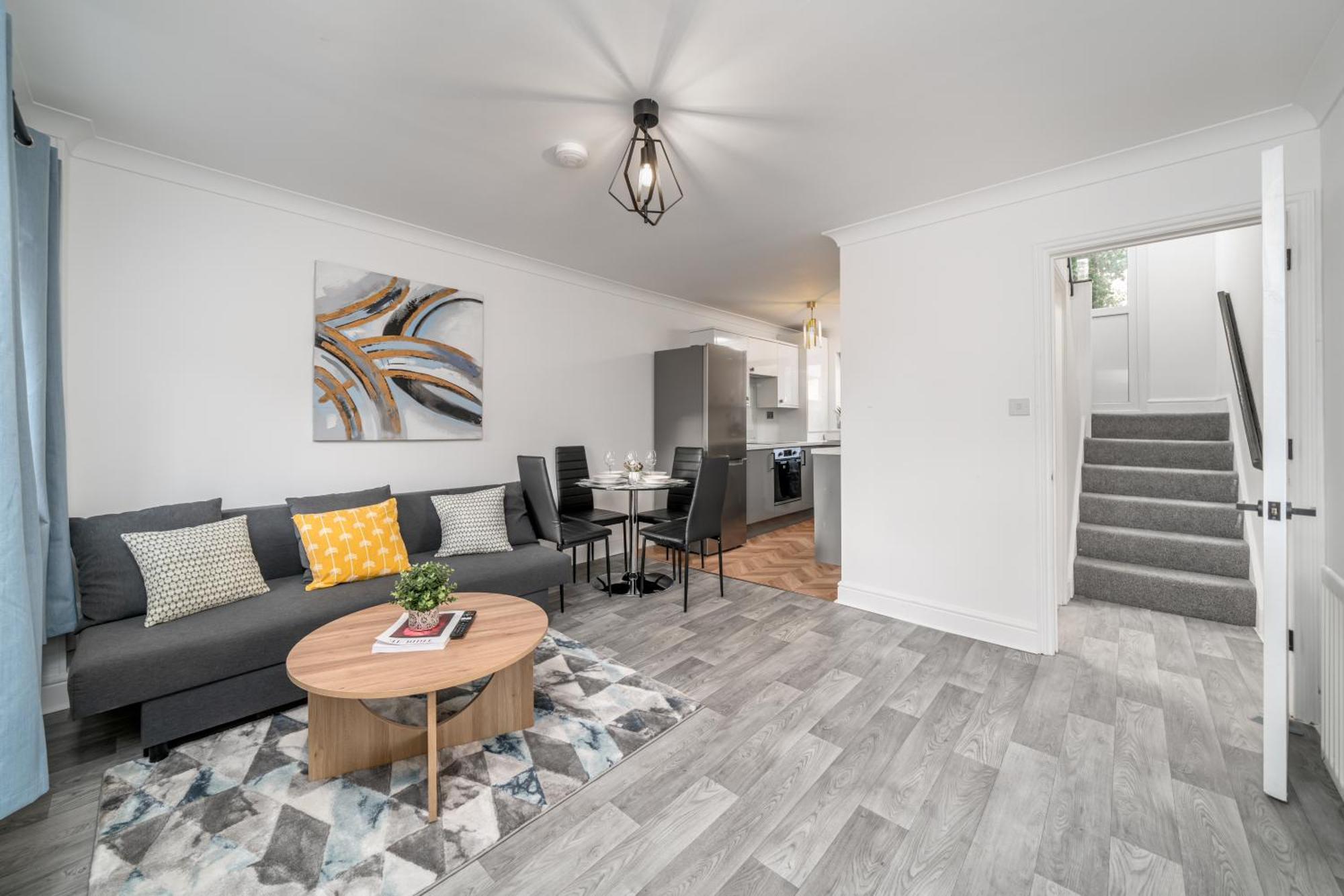 Cozy 3 Bed House With Garden & Parking In Rochester, Kent Mins To Train Station, Wifi Holiday home Rochester (Kent)